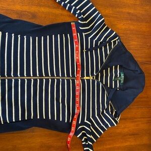 Classic and sophisticated sweater